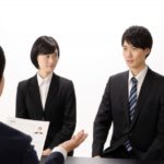 “よく喋る人”と“物静かな人”、どっちが得？